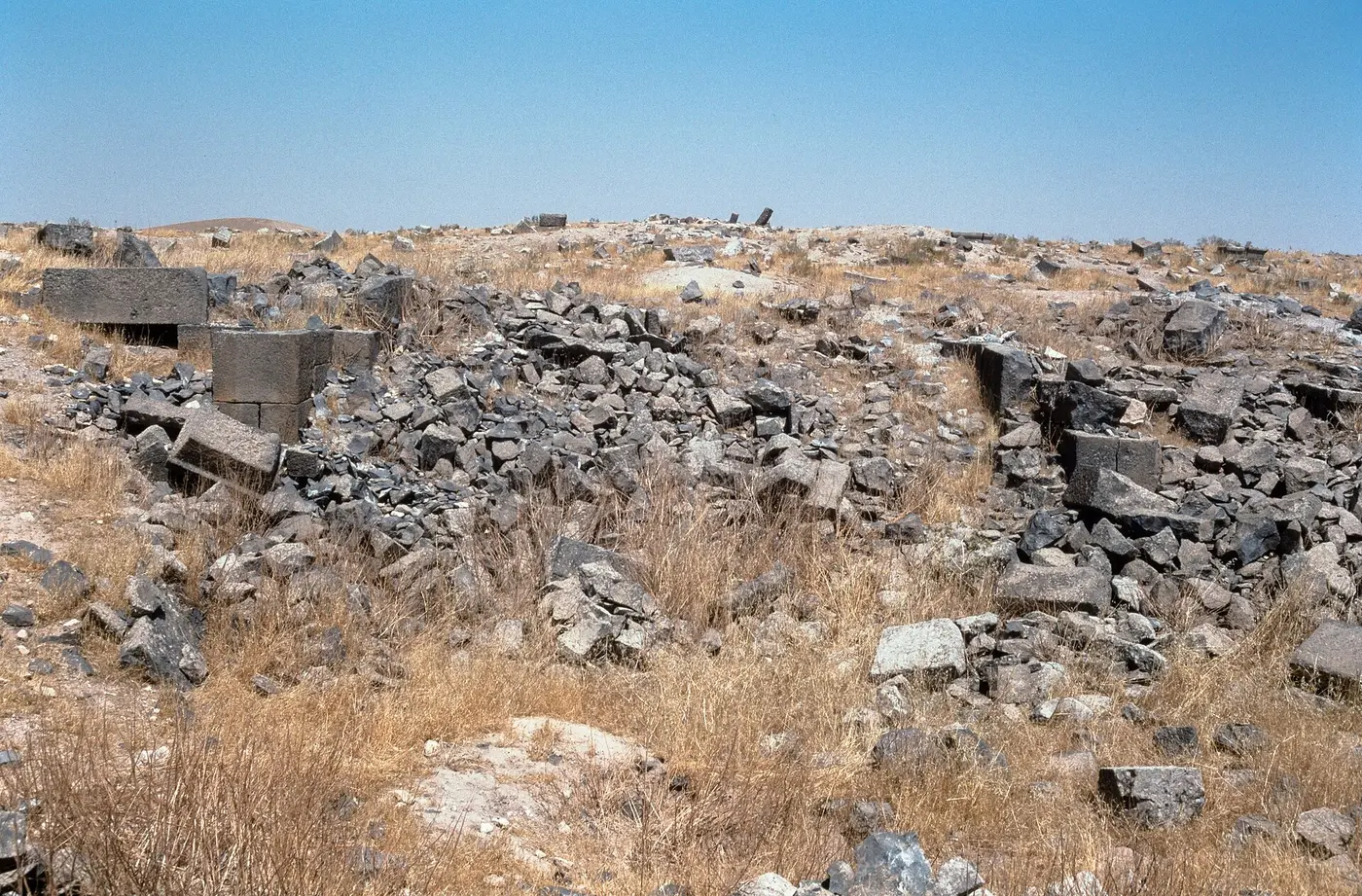بقايا الثكنة في الأندرين.