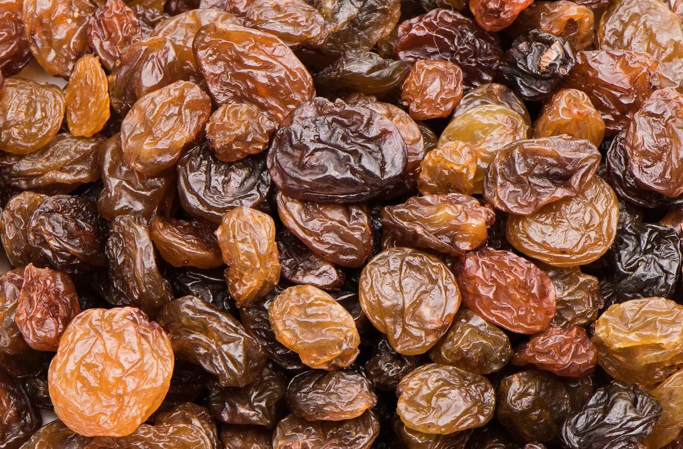 الزبيب: المصيرُ الثاني لعنب الجبل بعد الدبس.