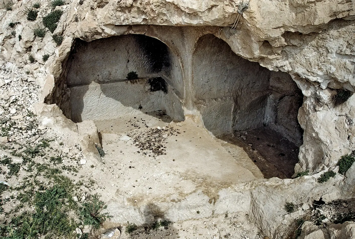 الجبال المحيطة بيبرود.