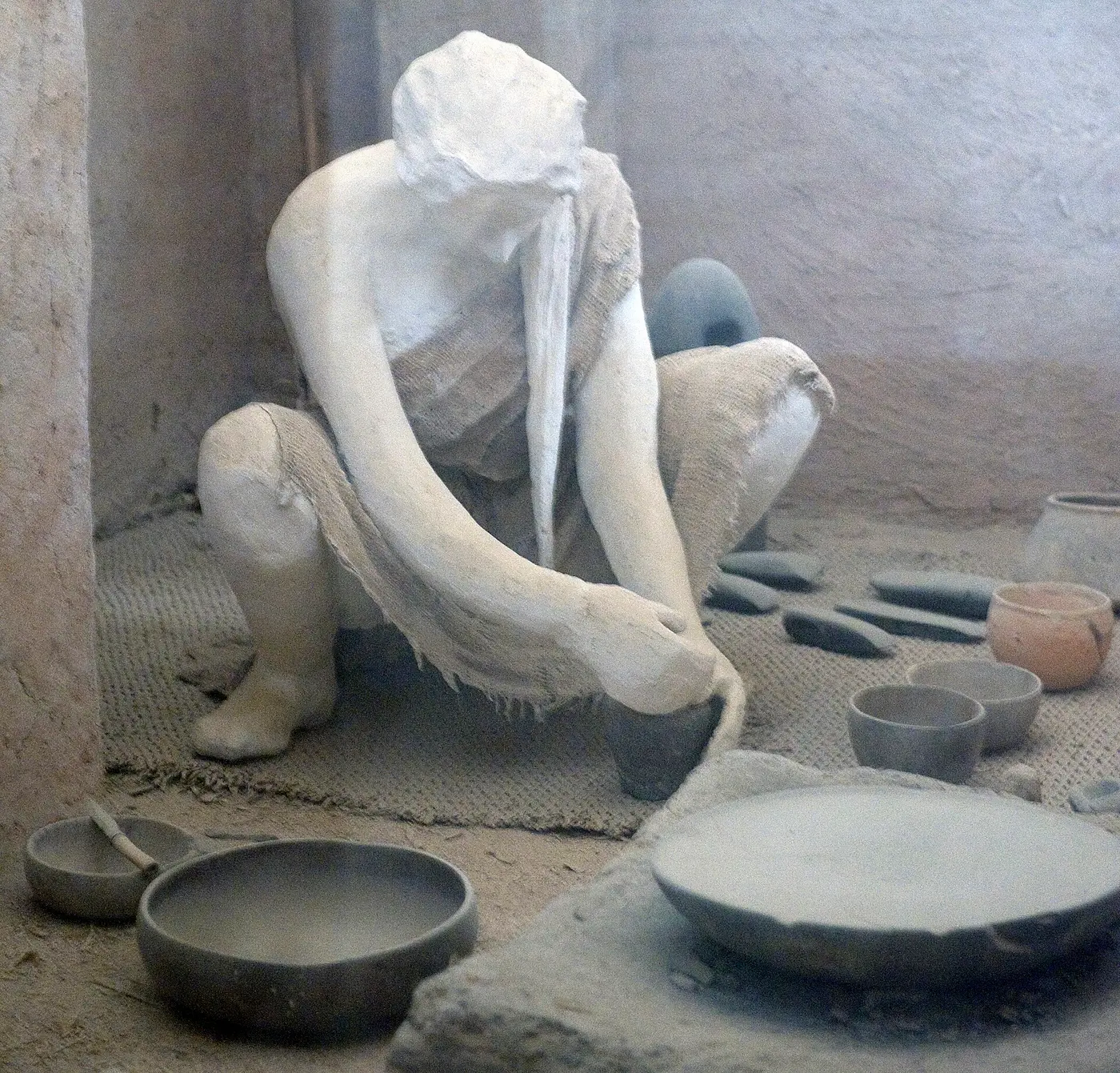 من قاعات متحف دير الزور.