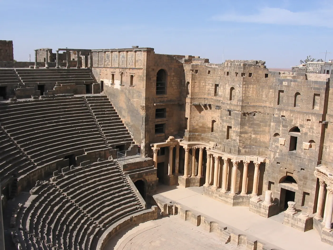 مدرّج بصرى من داخل القلعة.